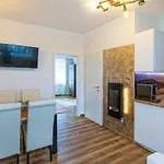 Auszeit Steiraland 3 Mit Ueberdachter Terasse Privatem Garten Und Gratis Parkplatz Apartamento Leoben (Styria)