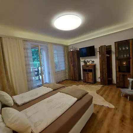 Daire Auszeit Steiraland 3 Mit Ueberdachter Terasse Privatem Garten Und Gratis Parkplatz