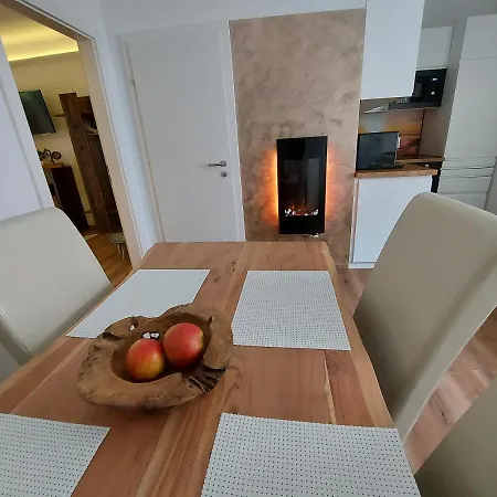 Daire Auszeit Steiraland 3 Mit Ueberdachter Terasse Privatem Garten Und Gratis Parkplatz Leoben (Styria)
